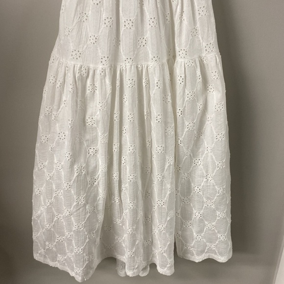 WHITE EYELET BACKLESS TIERED FLOWY FEMININE DRESS MAIDEN MILKMAID HOMESTEAD - Picture 8 of 15